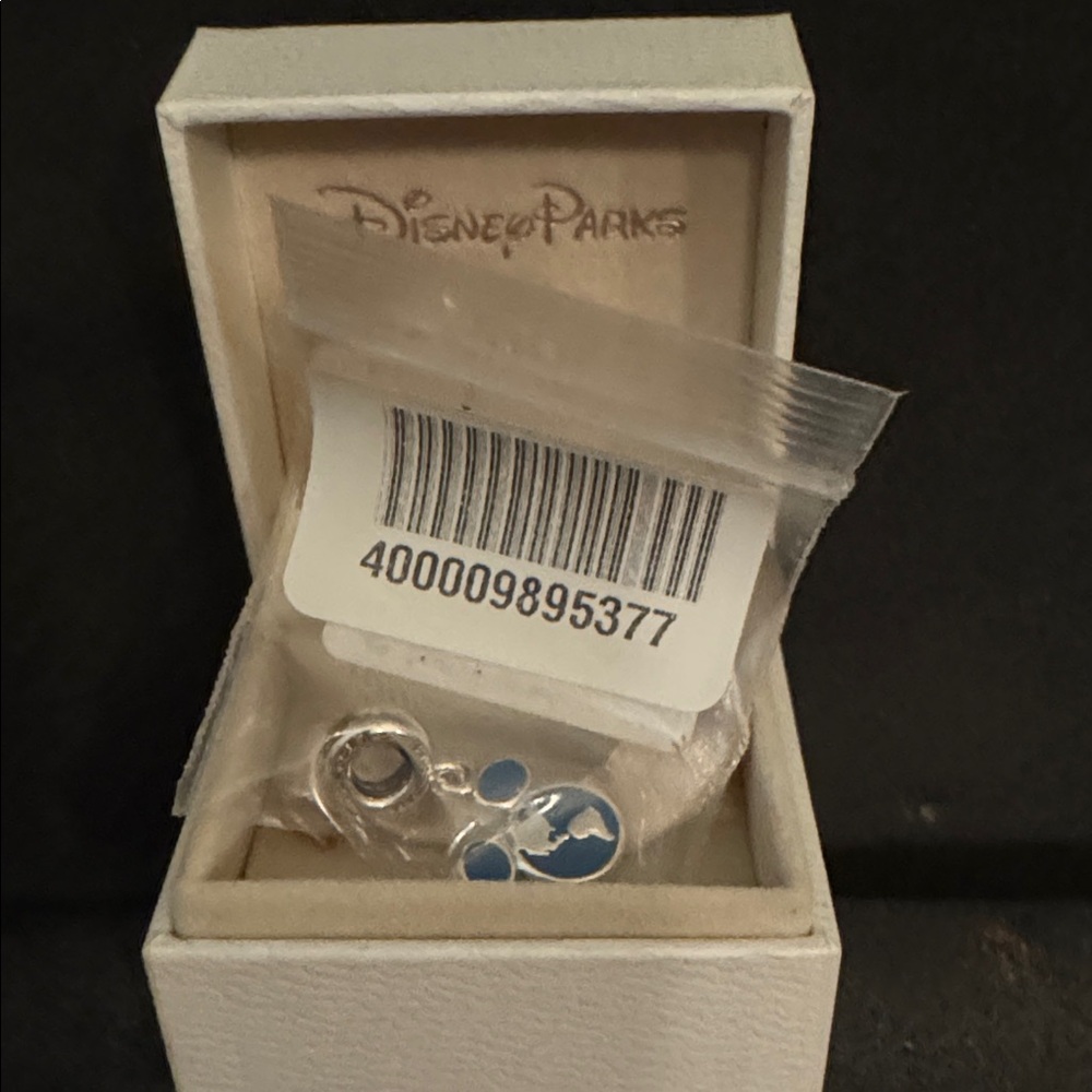 Disney Pandora Charm - Disney Vacation Club New In Box-Retired - Picture 7 of 8